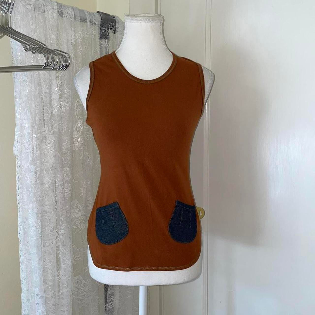 Cop. Copine burnt orange tank with pocket details